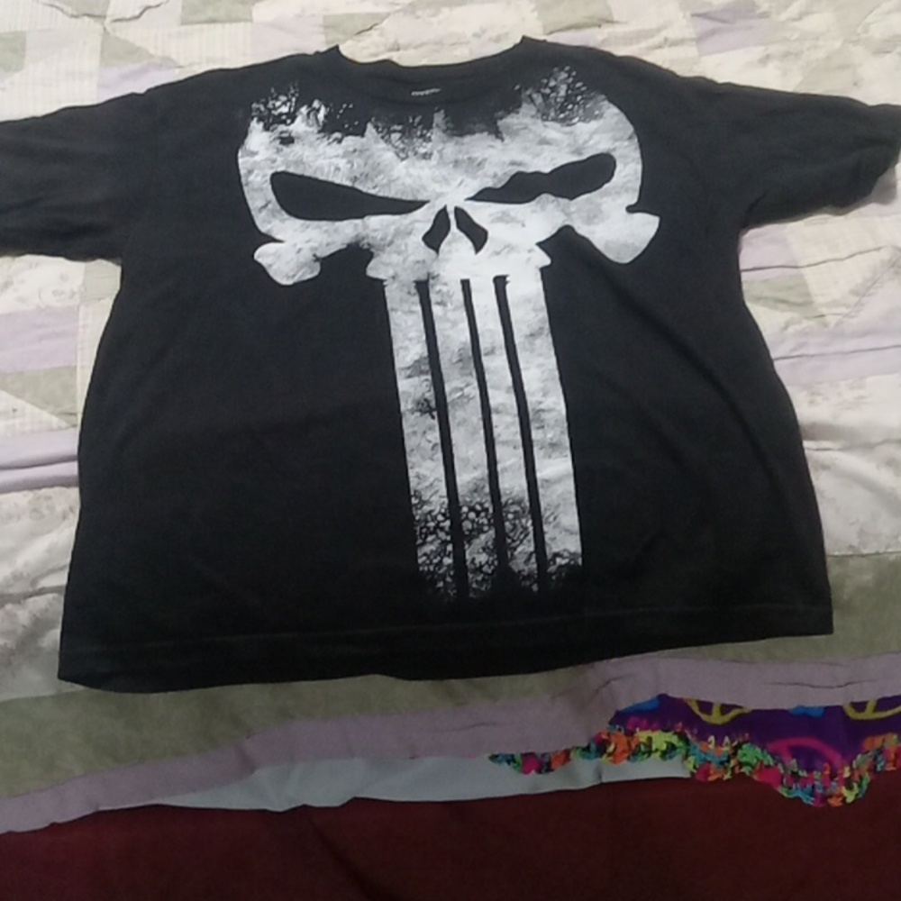 Marvel the punisher black tshirt size lrg tall